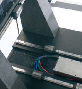 Fresadora CNC 3-5 ejes - 400 x 350 x 200 mm | PREMIUM 4030 µ - imes-icore GmbH - vertical