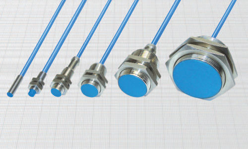 Sensor de proximidad inductivo - DC8/4300 - BDC ELECTRONIC S.r.l. - cilíndrico / M30 / M18