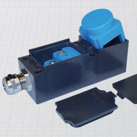 Sensor de proximidad inductivo - DCP/4700A - BDC ELECTRONIC S.r.l. - electromagnético / rectangular / NAMUR