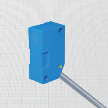Sensor de proximidad inductivo - DCAZ series - BDC ELECTRONIC S.r.l. - electromagnético / rectangular / de PVC
