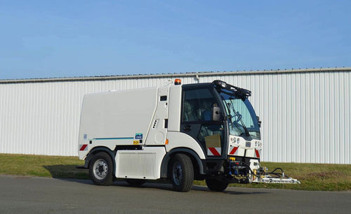 Máquina lavadora de calles de alta presión - L 2500 H - CMAR - de agua / híbrida