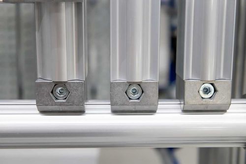 Perfil de aluminio - BeeWaTec AG - cuadrado / para la industria del automóvil / para la tecnología del transporte