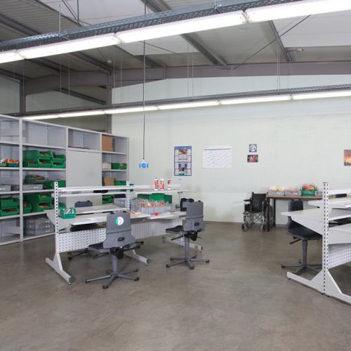 Puesto de trabajo para taller - EAP - Otto Kind GmbH & Co. KG - ergonómico / higiénico