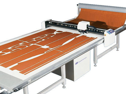 Máquina de corte de cuchilla - TEXCUT 3001 S - KURIS Spezialmaschinen - de tejido / CNC