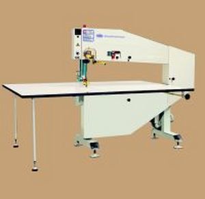 Máquina de corte de cuchilla - TEXKNIFE 376 F - KURIS Spezialmaschinen - para textiles / CNC