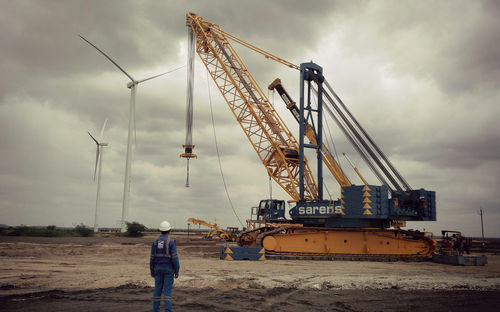 Grúa en celosía - Sarens Group - con orugas / para obra / de elevación