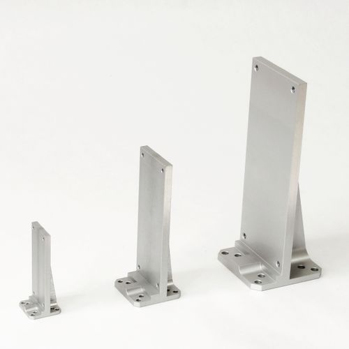 Soporte en escuadra de fijación - Vertikalhalter VH2304 - VH4808 - VH7312 - MM Engineering GmbH - de acero / vertical