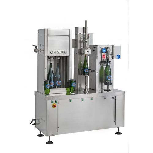 Enjuagadora/llenadora/taponadora para botellas de plástico - 4-1-1 - Rizzolio s.r.l - isobárica