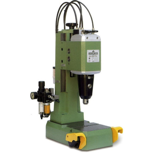 Máquina de punzonado de automática - P560 - MORUECO s.r.l. - neumática / de chapa / de corte