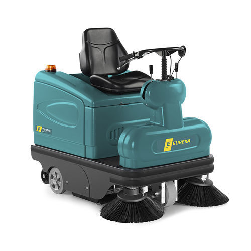 Barredora aspiradora con operador a bordo - TIGRA - Eureka Floor Cleaning Machines - eléctrica / de exterior / de interior