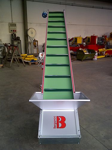 Transportador de banda - Torneria Bergamini - inclinado / para la industria del reciclaje / de acero inoxidable