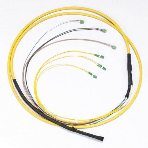 Arnés de cables eléctricos de datos - HR0018H6C06U820100F-PK - CORNING - de fibras ópticas multimodo / dúplex / de perfil bajo