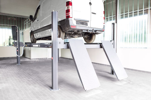 Puente elevador 4 columnas - CARLIFT II 4.0 - MAHA Maschinenbau Haldenwang GmbH & Co. KG - 4 toneladas / electrohidráulico / para coche