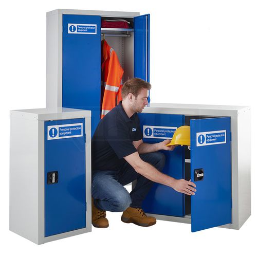 Armario de protección - CR18xxxxBXX, CCESxx46ZLXX, CBxxxxxxxBXX series - Quality Metal Products - de suelo / con estantes / con puerta