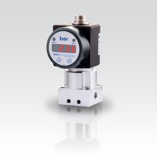 Presostato electrónico - DS 233 - BD|SENSORS GmbH - diferencial / conector M12 / roscado