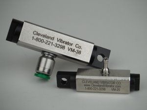 Vibrador neumático - VM series - Cleveland Vibrator - de pistón / para tolva