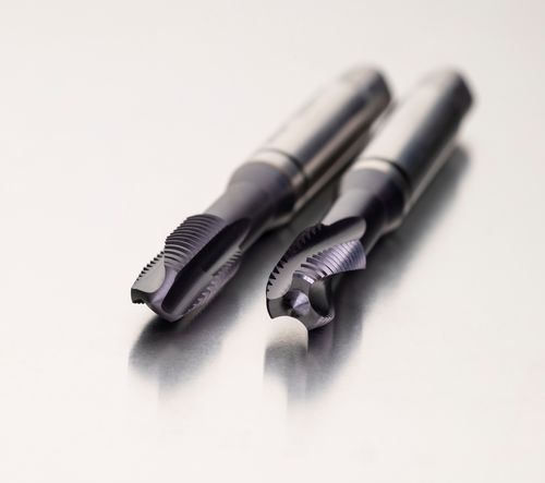 Macho de roscar con estrías helicoidales - Black Shark - Dormer Pramet
