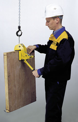 Pinza de elevación para panel de madera - TPZ series - Columbus McKinnon Industrial Products - vertical / manual