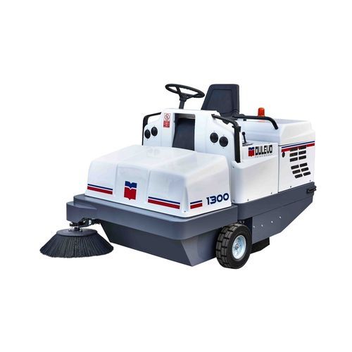 Barredora con operador a bordo - Dulevo 1300 - DULEVO INTERNATIONAL - con motor diésel / con batería / de exterior