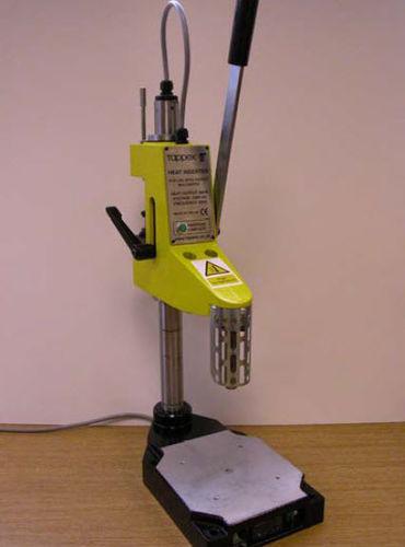 Remachadora neumática - FlexiArm® - TAPPEX - manual / automática / para insertos roscados