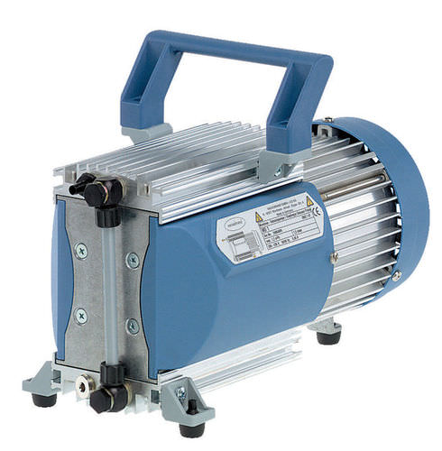 Bomba de vacío de membrana - MD 1 - VACUUBRAND - sin aceite / de 3 etapas / para aplicaciones médicas