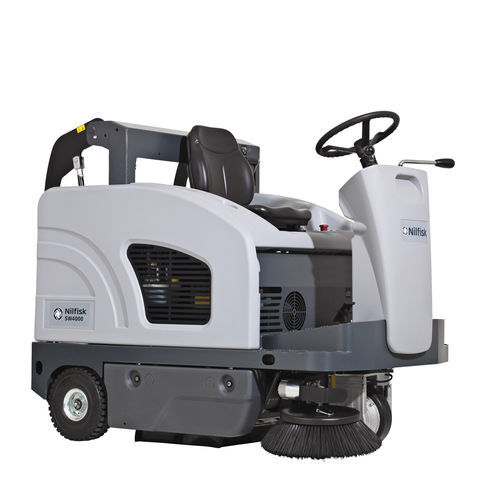 Barredora con operador a bordo - SW4000 series - Nilfisk - con batería / de exterior / de polvo