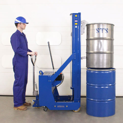 Elevador para barriles manual - DTP08-R1260 - STS - Bespoke Handling Equipment - de manivela / con contrapeso / con asidero