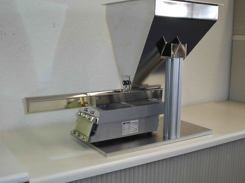 Distribuidor de productos a granel - AViTEQ Vibrationstechnik GmbH - compacto / seguro