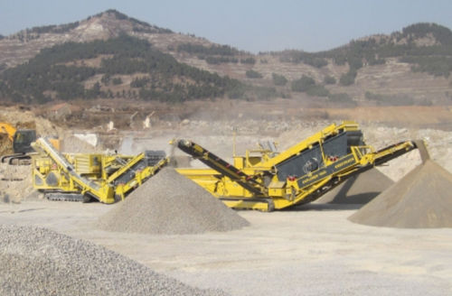 Criba móvil - C4 - keestrack - para productos a granel / compacta