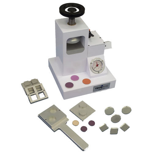 Moldeo por compresión para la industria cosmética - PP.20 - Tecnicoll Srl