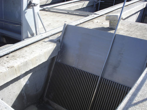 Criba para el tratamiento de aguas residuales - HANDRAKE ® - ESTRUAGUA - sólidos/líquidos / de chapa perforada