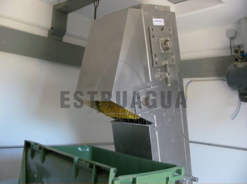 Criba para el tratamiento de aguas residuales - PEGASUS PRO ® - ESTRUAGUA - sólidos/líquidos / autolimpiante / de chapa perforada