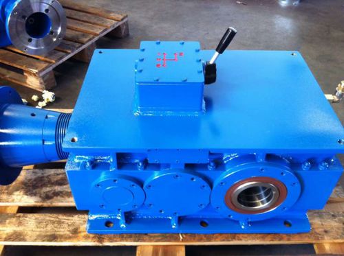 Reductor de engranajes cónicos - GO3 / 180 / CS / 3V / 8 - 23 - 38 / PAM132-G / B3 . 004 - PCM - angular / 10 - 20 Nm / 200 - 500 Nm