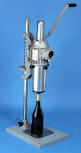 Encapsuladora a presión - IC Filling Systems LTD - manual / de botellas / para la industria vinícola