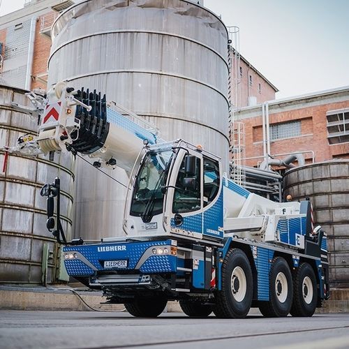 Grúa montada sobre camión - LTC 1050-3.1E - Liebherr Cranes - telescópica / para obra / de elevación