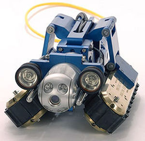 Robot de inspección de orugas - Versatrax 150™ - Inuktun InCommand Robotics LLC - estanco / de amplio radio de acción / modular