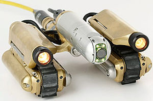 Robot de inspección de orugas - Versatrax 100™ - Inuktun InCommand Robotics LLC - estanco / en miniatura / compacto