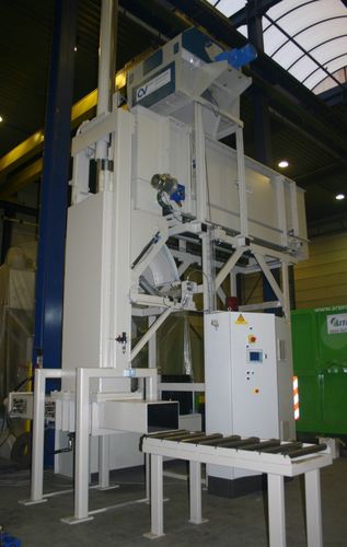 Prensa motorizada - Valvan Baling Systems NV - de compresión / de embolsado / semiautomática