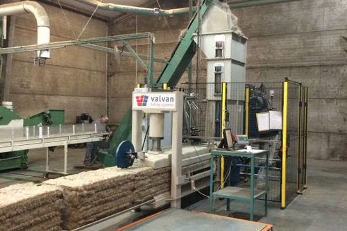 Prensa de balas para plástico - CS - Valvan Baling Systems NV - para textiles / para papel / horizontal