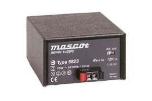 Alimentación eléctrica de mesa - 12 W, 5 - 12 V | 6823  - Mascot - AC/DC / ajustable