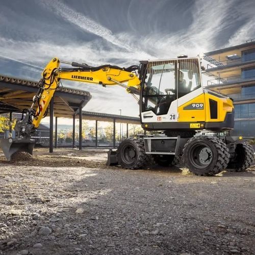 Excavadora intermedia - A 909 - Liebherr Excavators - de ruedas / diésel / compacta