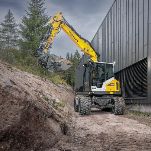 Excavadora intermedia - A 911 - Liebherr Excavators - con orugas / diésel / para obra de construcción