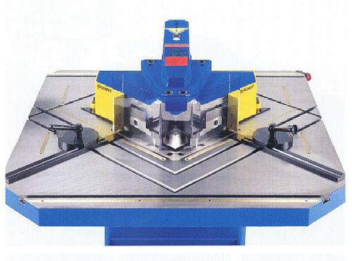 Escantonadora de ángulo fijo de 90º - LB 13 KE - Boschert GmbH & CoKG - hidráulica