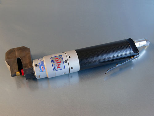 Herramienta de mano de clinchado neumática - ULG SN4 - BTM Europe Blechverb. GmbH