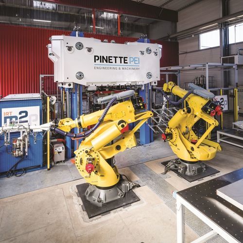 Unidad de moldeado por transferencia de resina RTM - PINETTE EMIDECAU INDUSTRIES