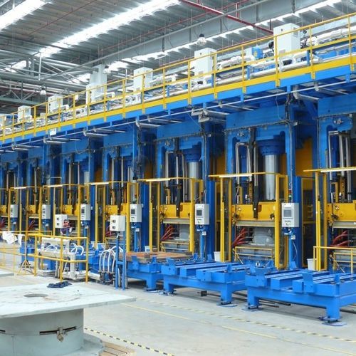 Línea de producción de piezas de material compuesto - PINETTE EMIDECAU INDUSTRIES - automatizada