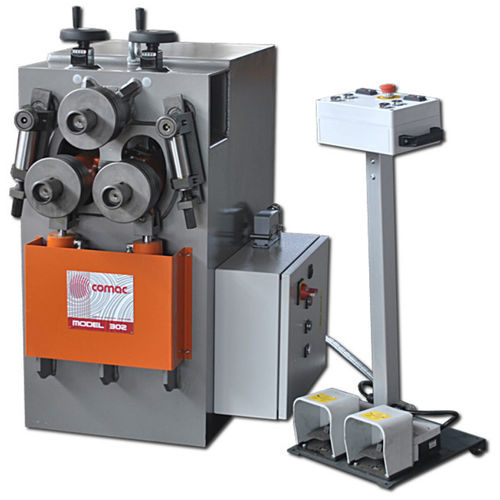 Máquina curvadora manual - 302 - COMAC Srl - de perfiles / con 3 rodillos motores / horizontal
