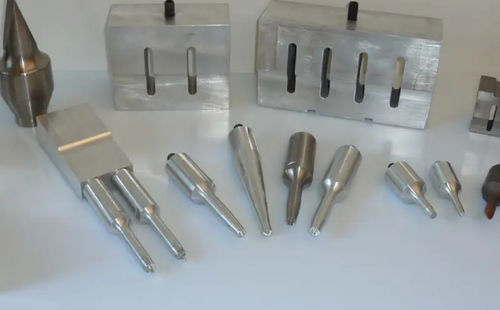 Sonotrodo de soldadura - SONOMAX ULTRASONIC - de titanio / de aluminio / 20 kHz