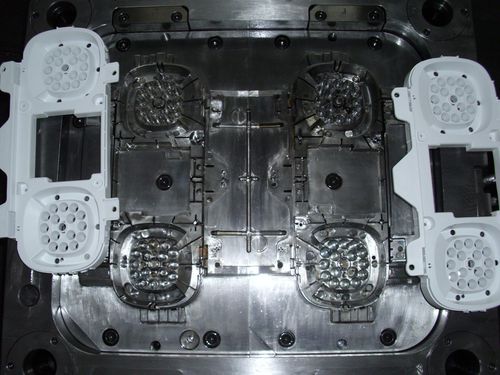 Inyección de plásticos monomaterial - NingBo ChenTe electronics Technologies Co.,Ltd - multi-materias / termoplástico / ABS