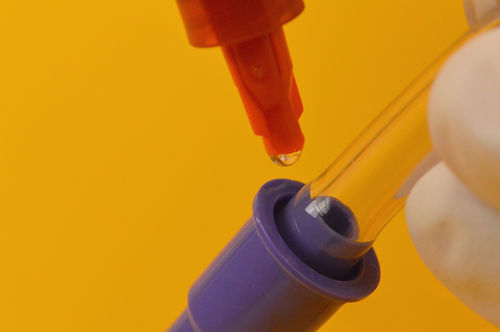 Cola epoxi - UV15DC80Med - Master Bond - para metal / monocomponente / viscosidad